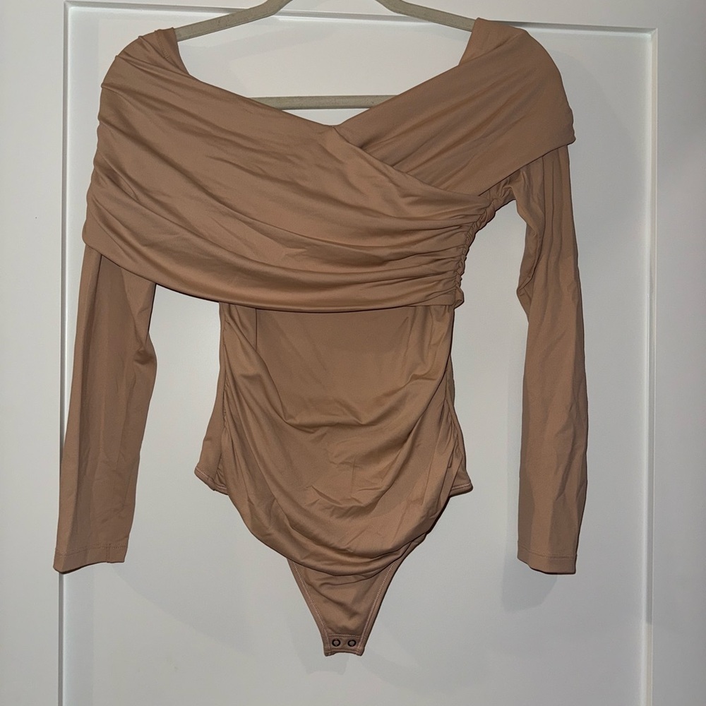 Light pink/Tan Off-Shoulder Long Sleeve Bodysuit